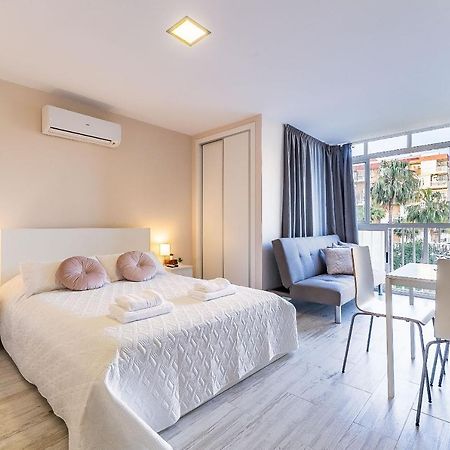 Sun Coast Benalmadena -- Superb Studio With 4 Pools, Gardens & Breakfast Exterior photo